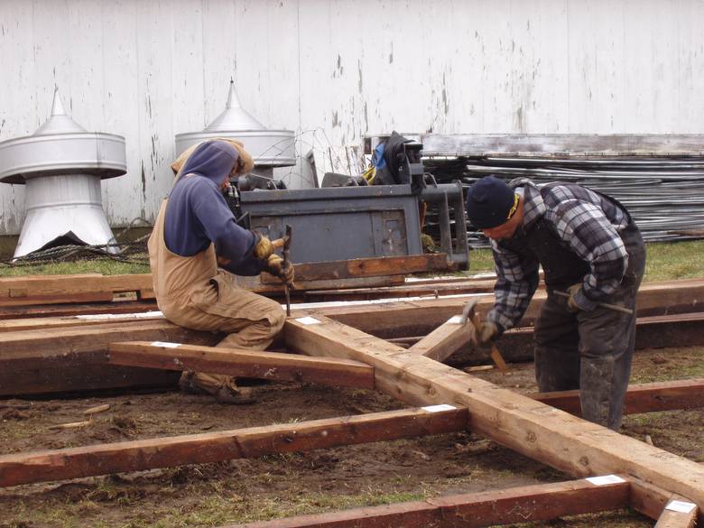 Camp Barn Frame Dismantle / Driving the wood pegs